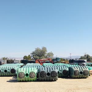 Underground Economy Tank & Supply